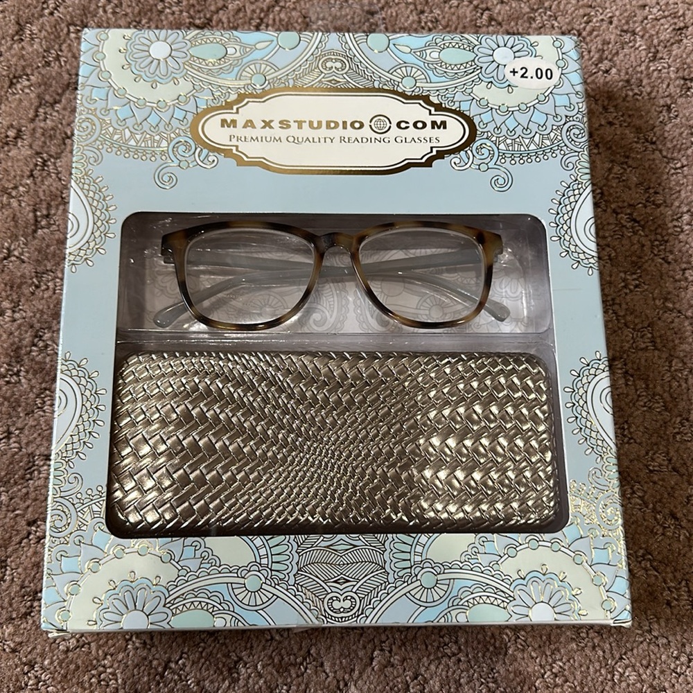 MAX STUDIO PREMIUM READING GLASSES WITH CASE 2.00 NWT